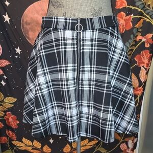 Hot Topic Black And White Plaid Skirt Sz. Medium